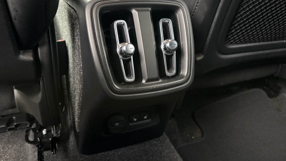 Used Volvo XC40 2025 for sale - 76901206: Photo 50