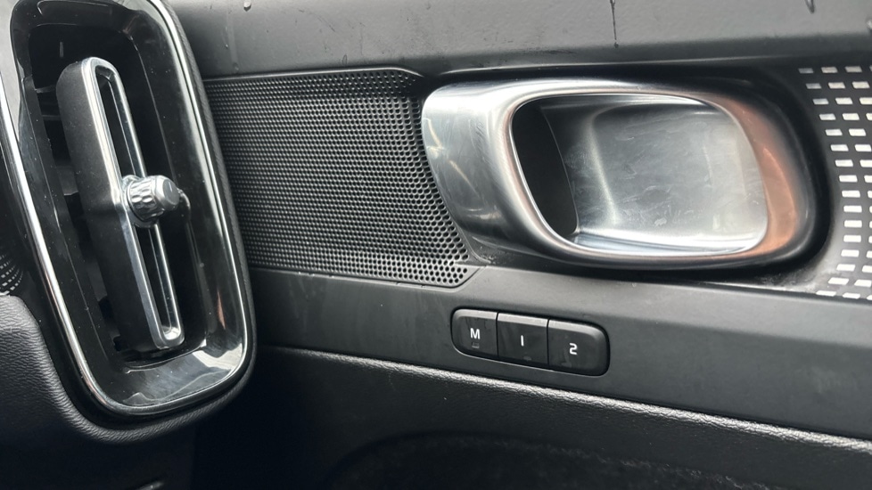 Used Volvo XC40 2025 for sale - 76901206: Photo 53