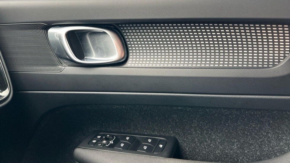 Used Volvo XC40 2019 for sale - 76933091: Photo 30