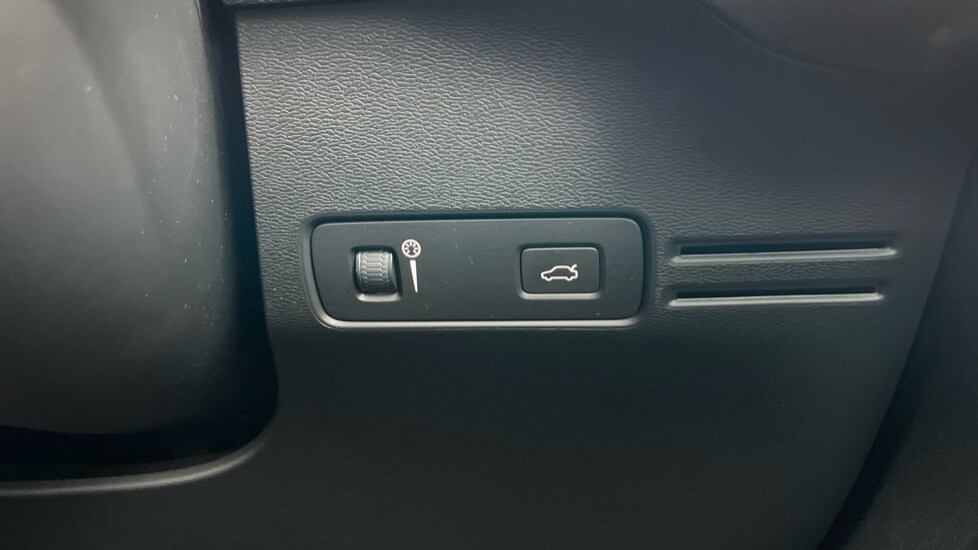 Used Volvo XC40 2019 for sale - 76933091: Photo 46