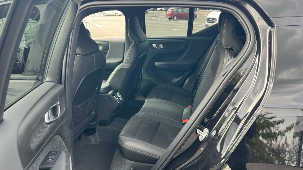 Used Volvo XC40 2025 for sale - 76007869: Photo 10
