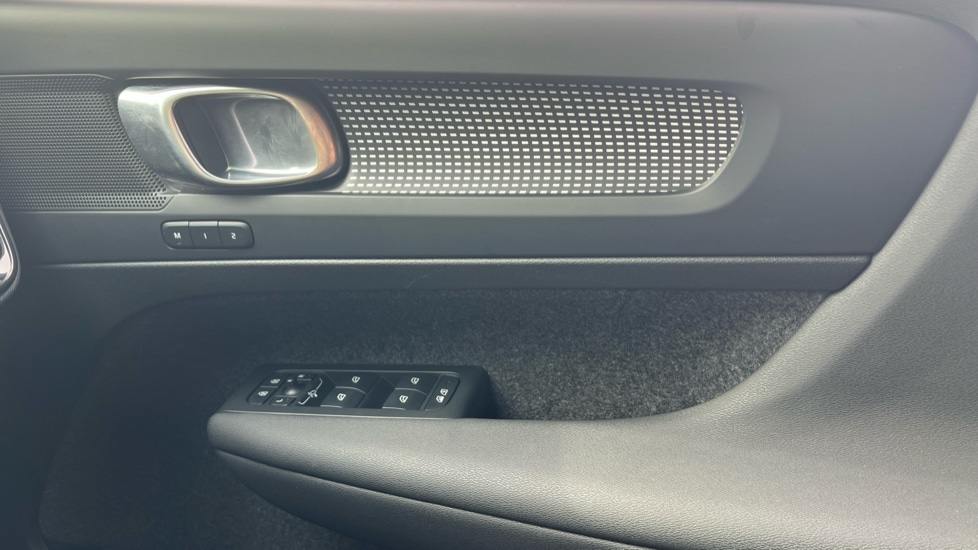Used Volvo XC40 2025 for sale - 76007869: Photo 15