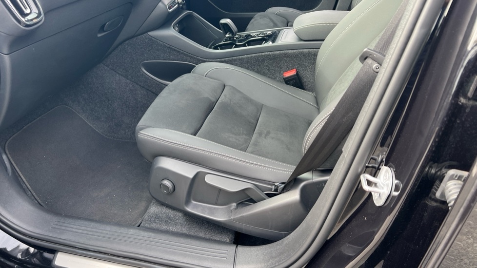 Used Volvo XC40 2025 for sale - 76007869: Photo 32