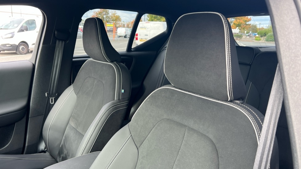 Used Volvo XC40 2025 for sale - 76007869: Photo 52