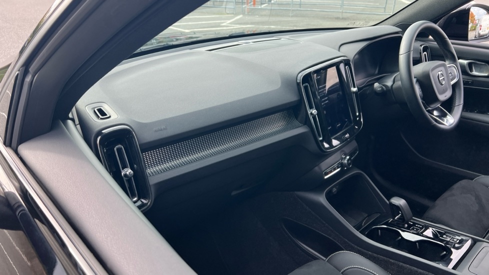 Used Volvo XC40 2025 for sale - 76007869: Photo 53