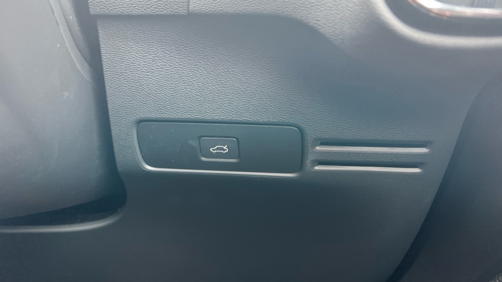 Used Volvo XC40 2025 for sale - 76007869: Photo 61