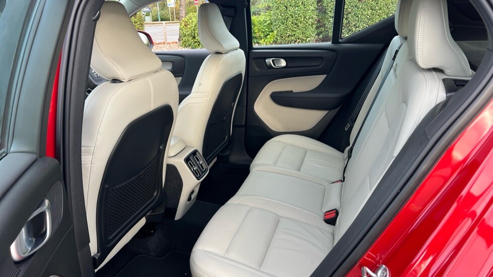 Used Volvo XC40 2022 for sale - 76338887: Photo 10