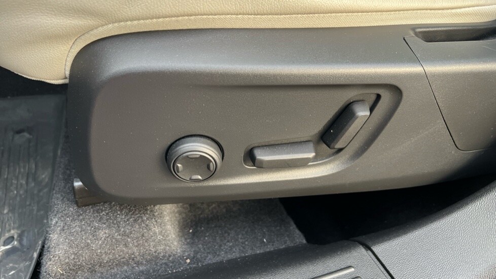 Used Volvo XC40 2022 for sale - 76338887: Photo 32