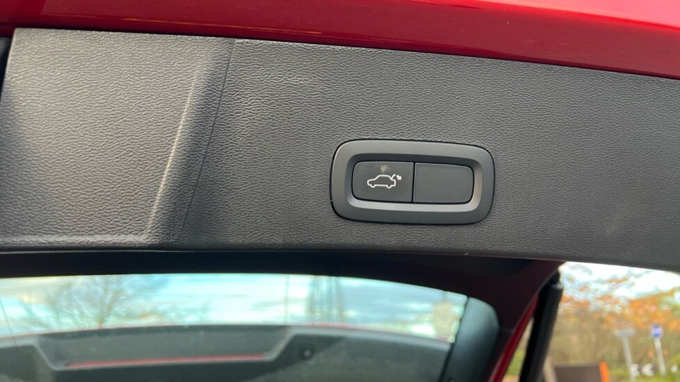 Used Volvo XC40 2022 for sale - 76338887: Photo 43