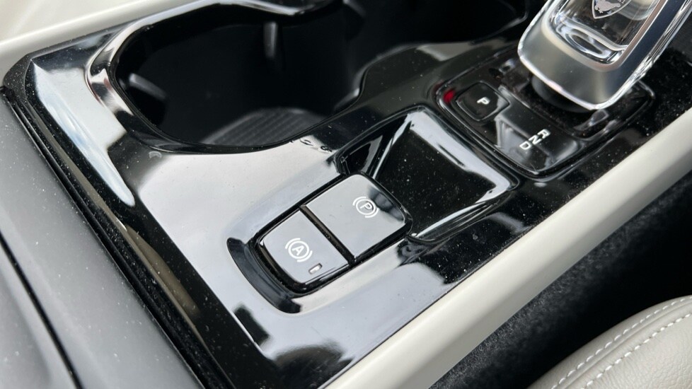 Used Volvo XC40 2022 for sale - 76338887: Photo 57