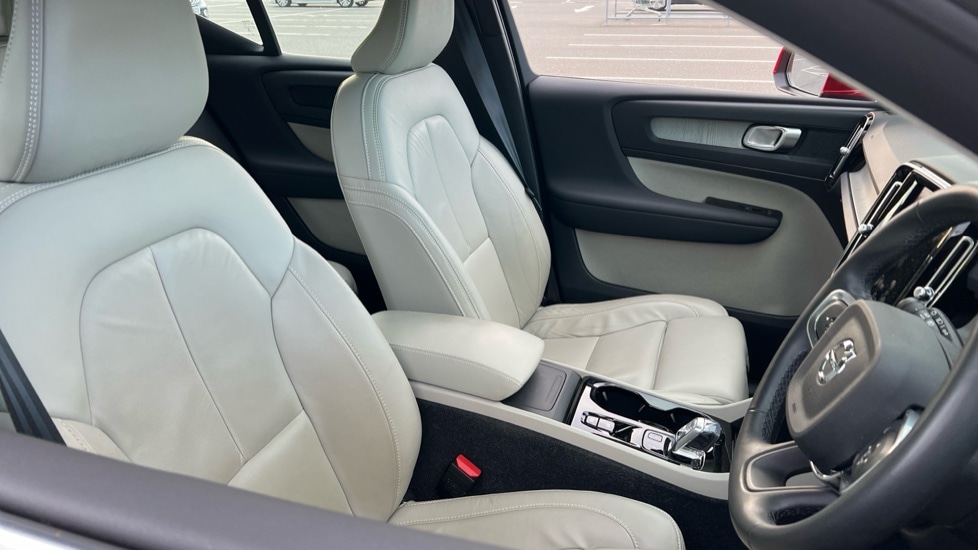 Used Volvo XC40 2022 for sale - 76338887: Photo 9