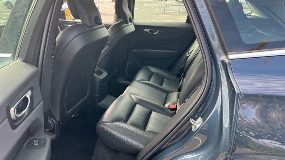 Used Volvo XC60 2023 for sale - 76528944: Photo 10
