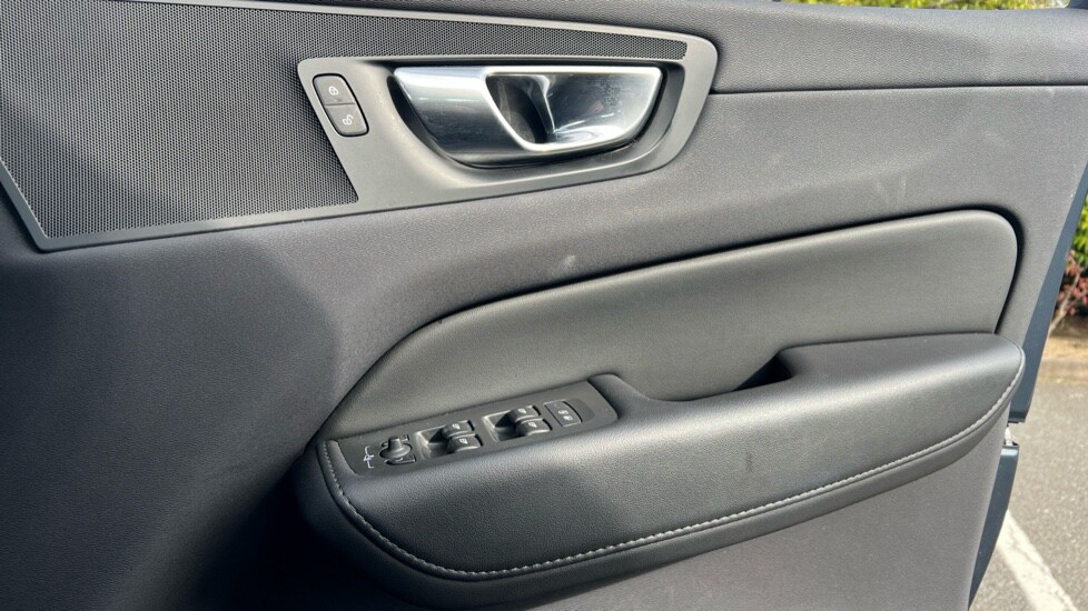 Used Volvo XC60 2023 for sale - 76528944: Photo 15