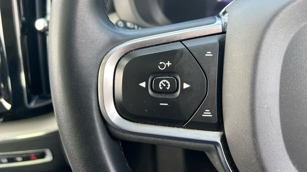 Used Volvo XC60 2023 for sale - 76528944: Photo 18