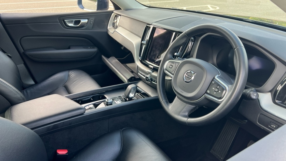 Used Volvo XC60 2023 for sale - 76528944: Photo 5