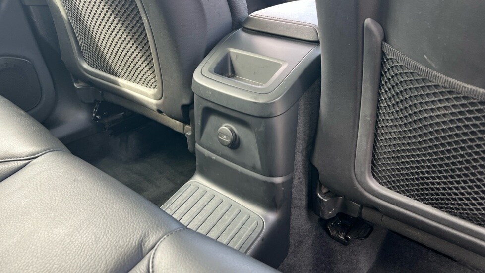 Used Volvo XC60 2023 for sale - 76528944: Photo 55