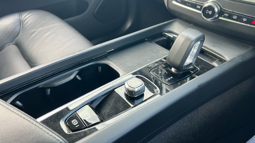 Used Volvo XC60 2023 for sale - 76528944: Photo 58