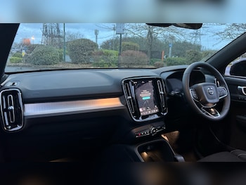 Used Volvo XC40 2025 for sale - 76874557: Photo