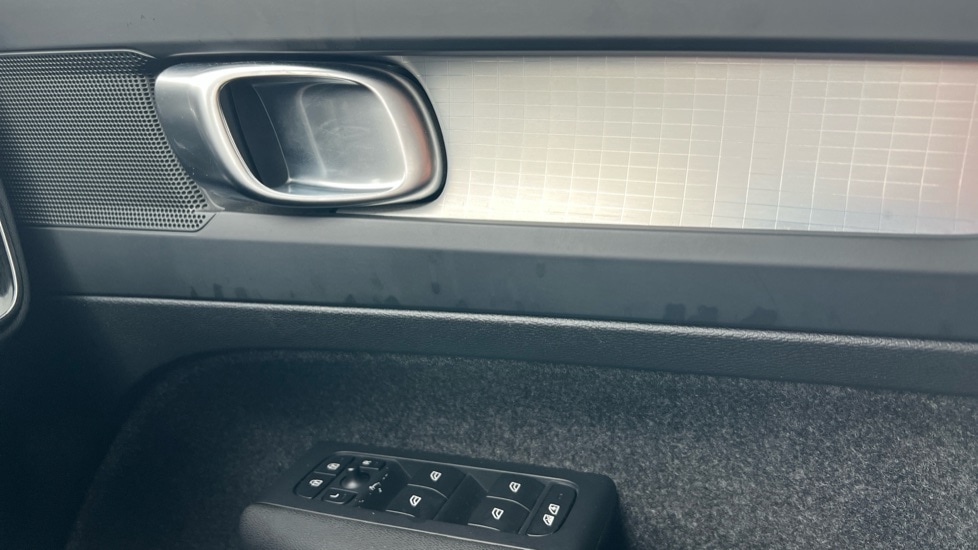 Used Volvo XC40 2024 for sale - 76914886: Photo 15