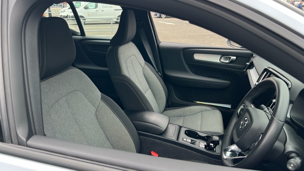 Used Volvo XC40 2024 for sale - 76914886: Photo 9