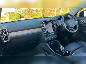 Used Volvo XC40 2025 for sale - 76696359: Photo