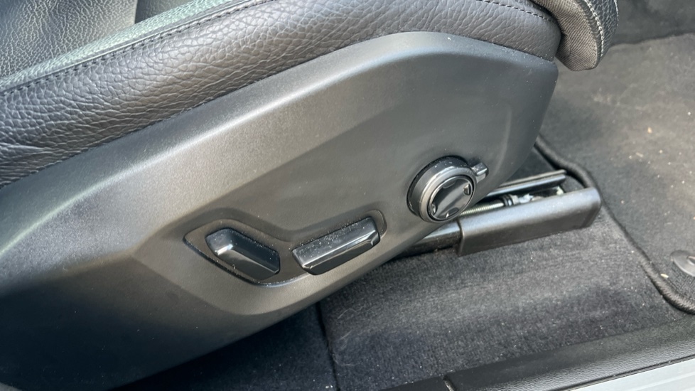 Used Volvo XC60 2023 for sale - 76928013: Photo 32