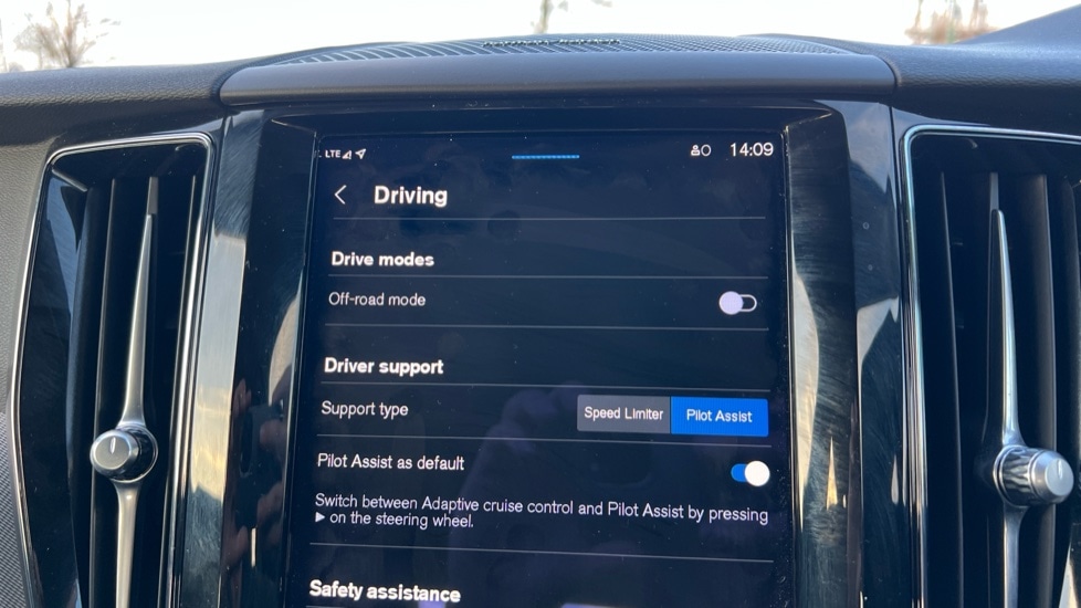 Used Volvo XC60 2023 for sale - 76928013: Photo 38