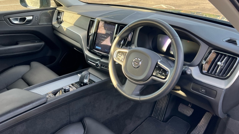 Used Volvo XC60 2023 for sale - 76928013: Photo 5