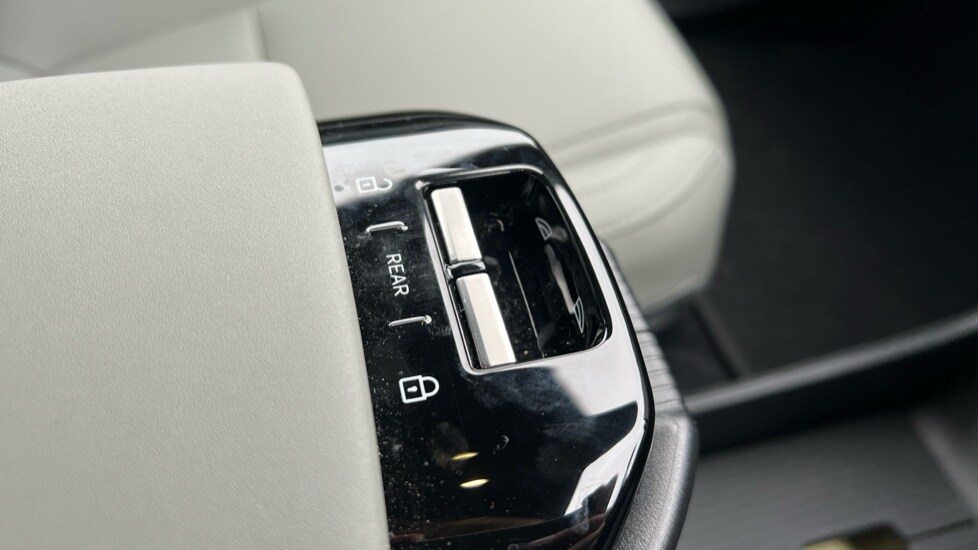 Used Volvo EX30 2025 for sale - 75484602: Photo 30