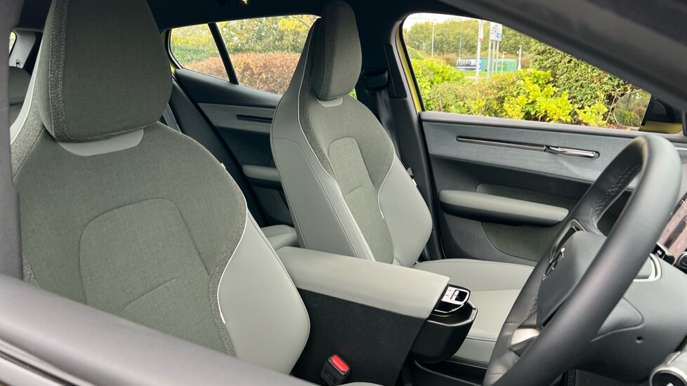 Used Volvo EX30 2025 for sale - 75484602: Photo 9