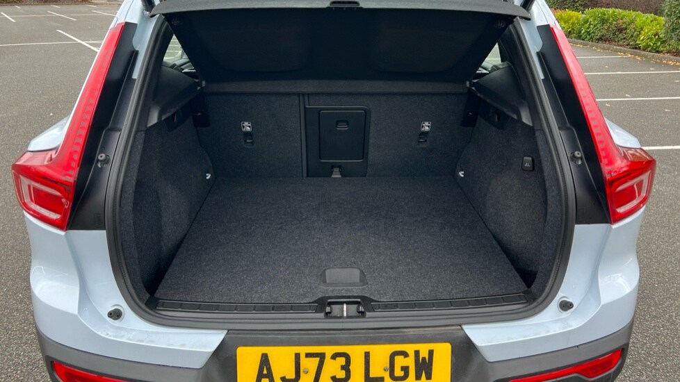 Used Volvo XC40 2024 for sale - 76410639: Photo 17