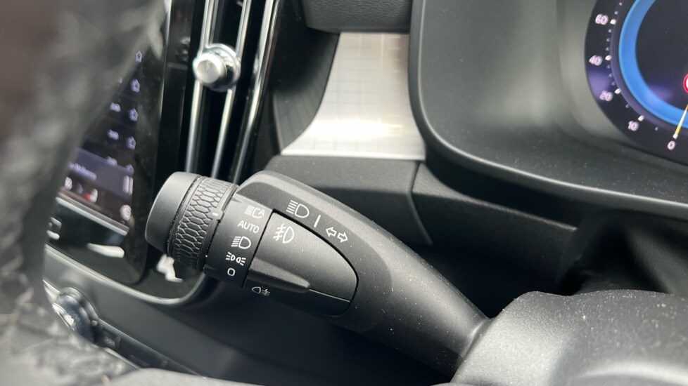 Used Volvo XC40 2024 for sale - 76410639: Photo 29