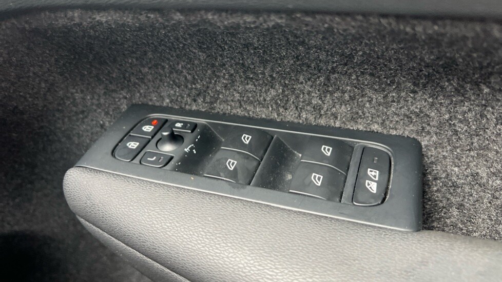 Used Volvo XC40 2024 for sale - 76410639: Photo 33