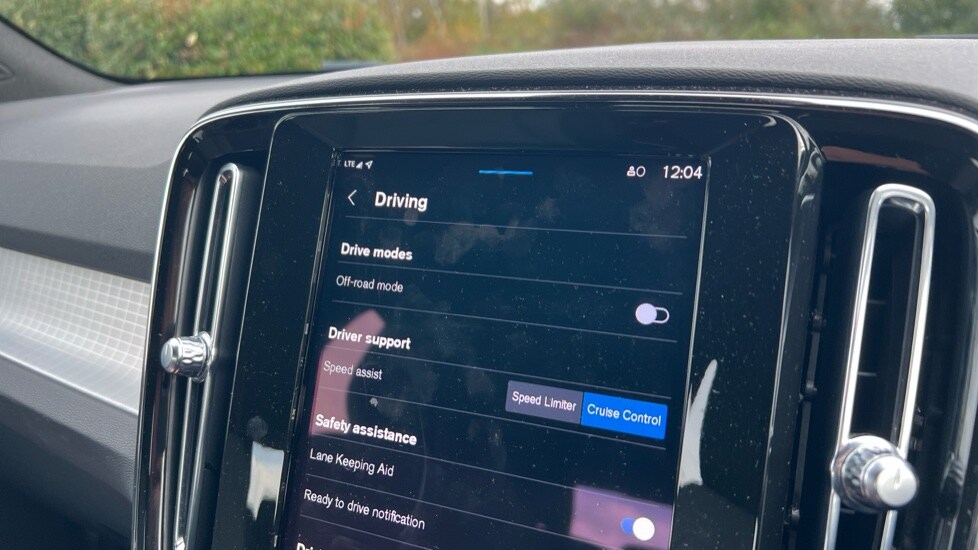 Used Volvo XC40 2024 for sale - 76410639: Photo 39