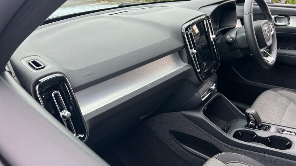 Used Volvo XC40 2024 for sale - 76410639: Photo 43