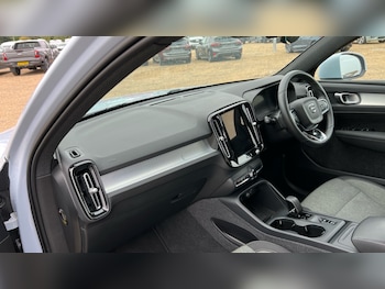 Used Volvo XC40 2024 for sale - 76410639: Photo