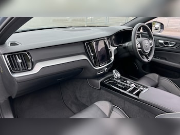 Used Volvo V60 2023 for sale - 75484592: Photo