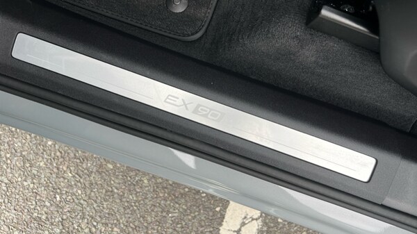Used Volvo EX90 2025 for sale - 76037611: Photo 42