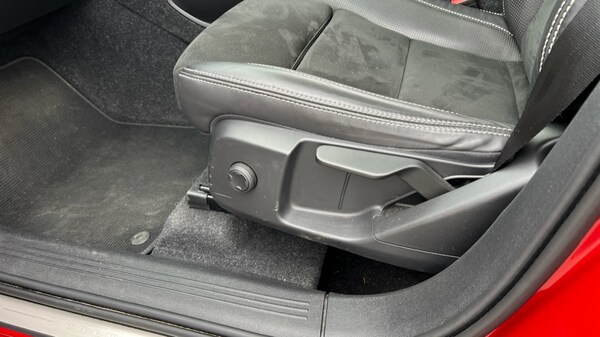 Used Volvo XC40 2020 for sale - 76297636: Photo 32