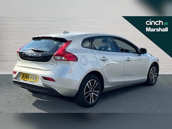 Used Volvo V40 2018 for sale - 75722229: Photo