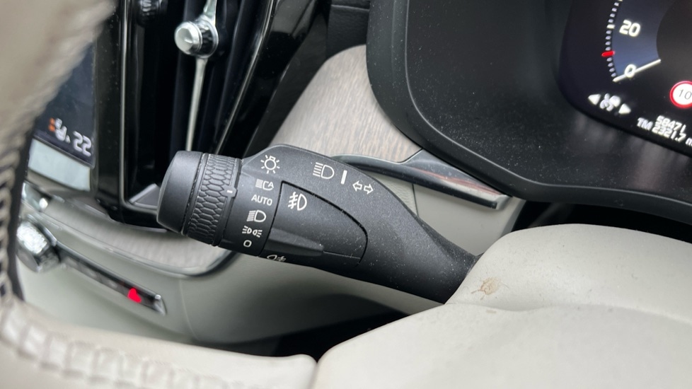 Used Volvo XC60 2018 for sale - 77036011: Photo 25