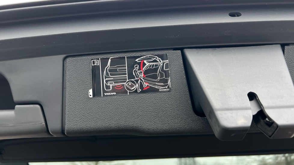 Used Volvo XC60 2018 for sale - 77036011: Photo 38