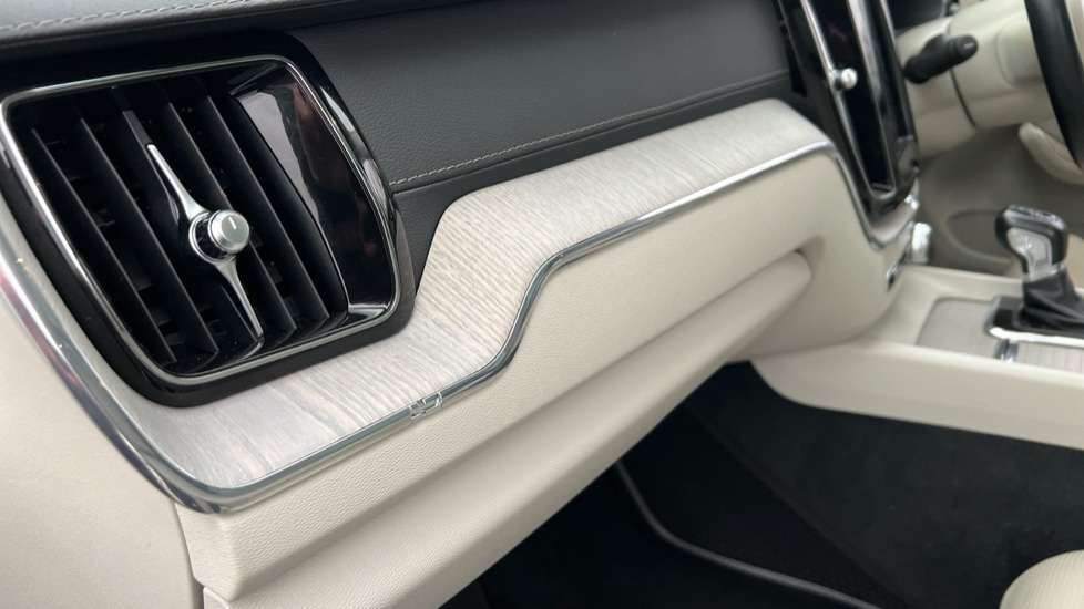 Used Volvo XC60 2018 for sale - 77036011: Photo 46