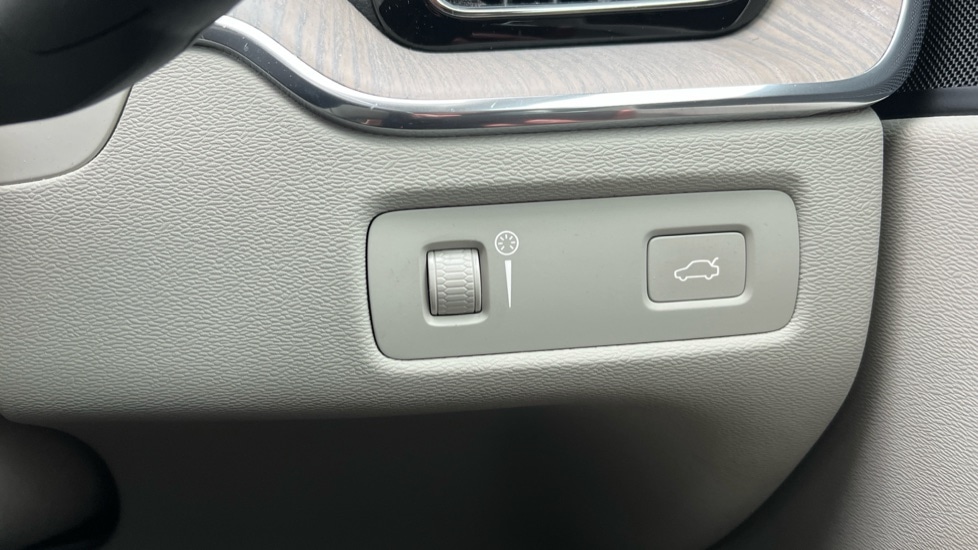 Used Volvo XC60 2018 for sale - 77036011: Photo 49