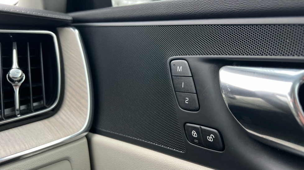 Used Volvo XC60 2018 for sale - 77036011: Photo 50