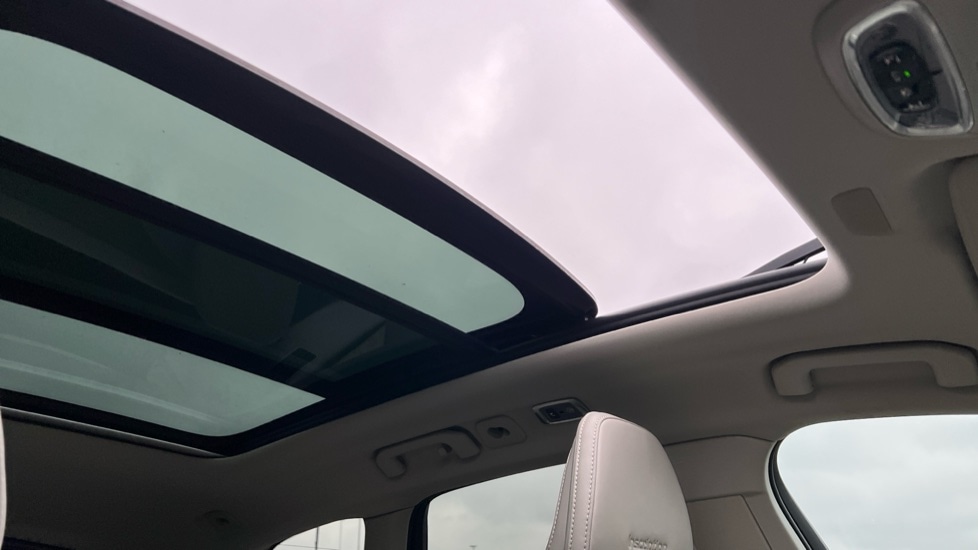 Used Volvo XC60 2018 for sale - 77036011: Photo 55