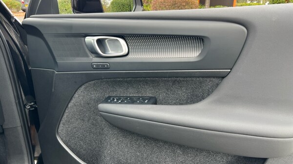Used Volvo XC40 2025 for sale - 76176312: Photo 15