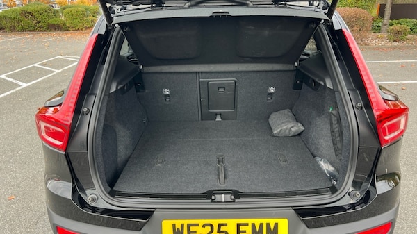 Used Volvo XC40 2025 for sale - 76176312: Photo 17