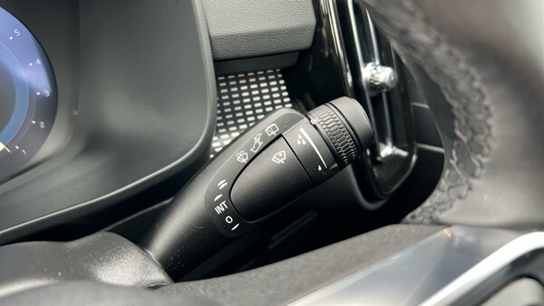 Used Volvo XC40 2025 for sale - 76176312: Photo 30
