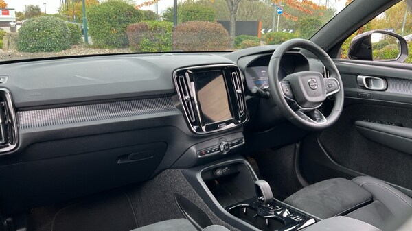 Used Volvo XC40 2025 for sale - 76176312: Photo 4